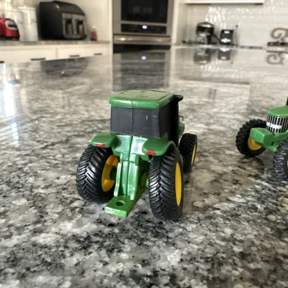 ERTL JOHN DEERE 8520 6400/6402 Tractors 1/64 Plastic Metal Used Toy 2 For 1‎